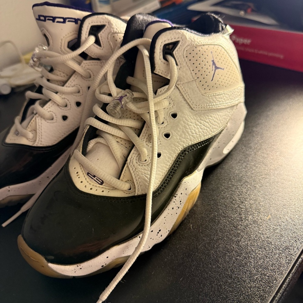 woman's air jordan 23